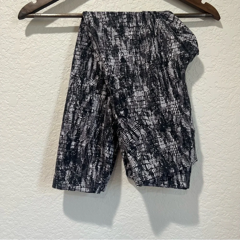 Lululemon InStill High-Rise Crop 23